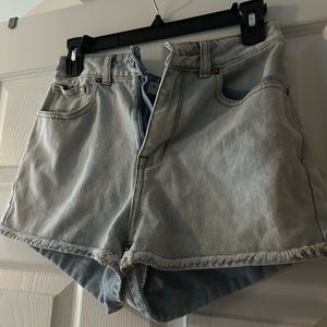 Bullhead mom shorts